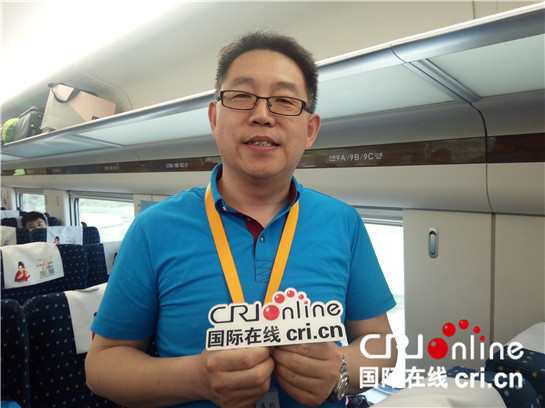 乘宝兰高铁首发车一路向西 叹变化、听故事、盼发展
